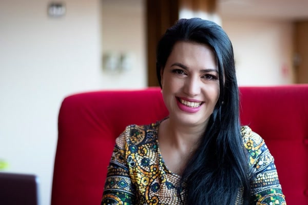 Oana Corfariu